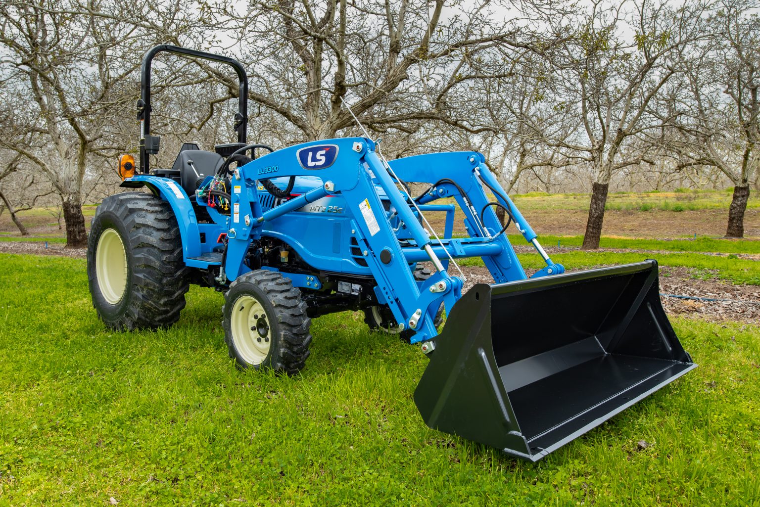 LS MT225S W/ LOADER LL2300 Teton Rental